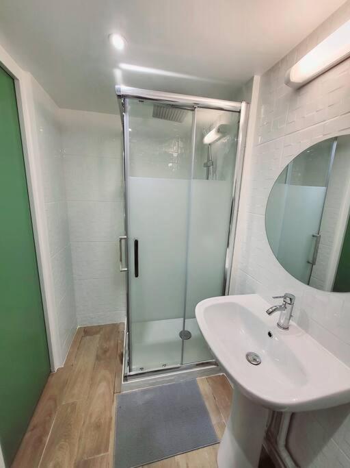 Family Flat Stade De France Airport Cdg Le Bourget "Appart'7" Pierrefitte-sur-Seine Esterno foto